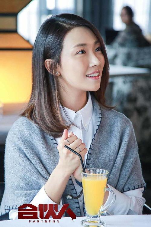 菅纫姿的家庭背景,出身名门，演艺事业璀璨夺目的璀璨明珠